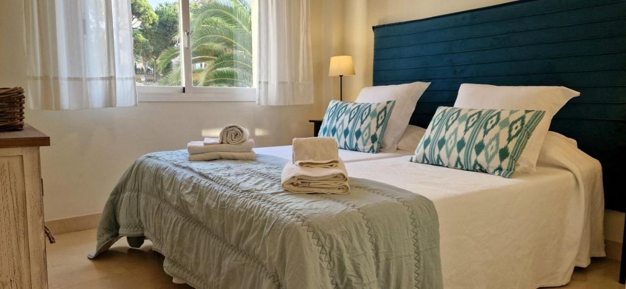 Beachfront Neptuno I, Complex,Views,Pool,Garden, Elviria Marbella Exteriér fotografie