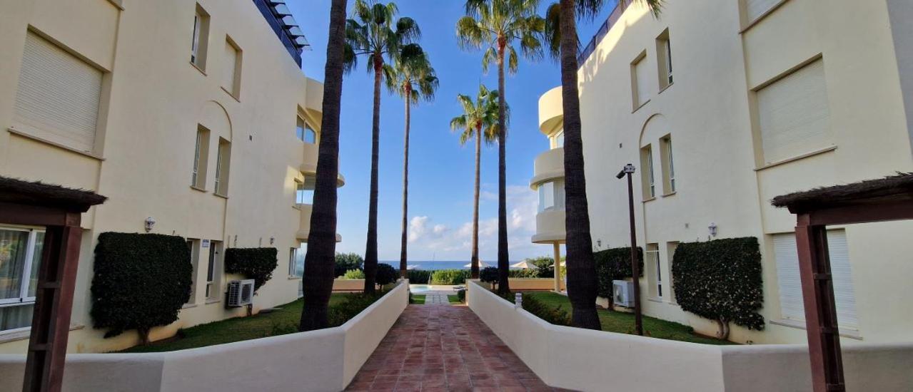 Beachfront Neptuno I, Complex,Views,Pool,Garden, Elviria Marbella Exteriér fotografie